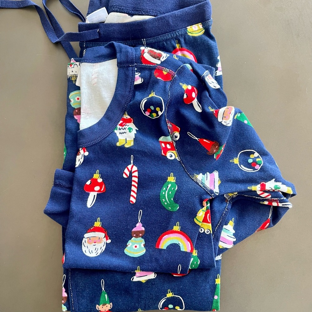 Hanna Andersson Holiday PJ Set (size M)